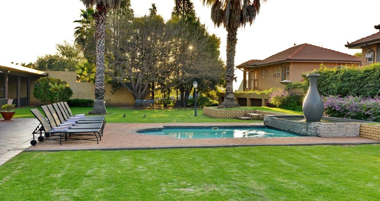 Anew Hotel Witbank Emalahleni Exterior photo